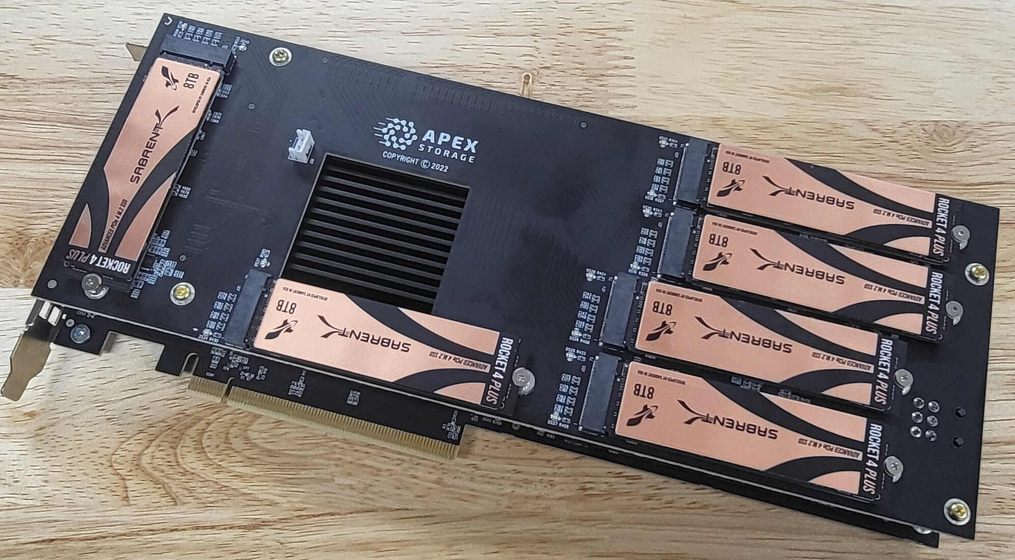 Sabrent et Apex Storage propose une solution de stockage Nvme de 168 To !