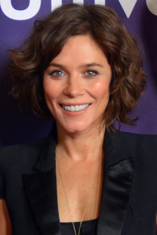 anna friel