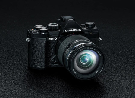 Boîtier Olympus noir ou argent OM-D E-M5 Mark III + objectif M.Zuiko ED 12-200/3.5-6.3 µ4/3