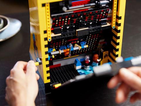646ba202b9c994.10799331-lego-pacman-010-1.jpg